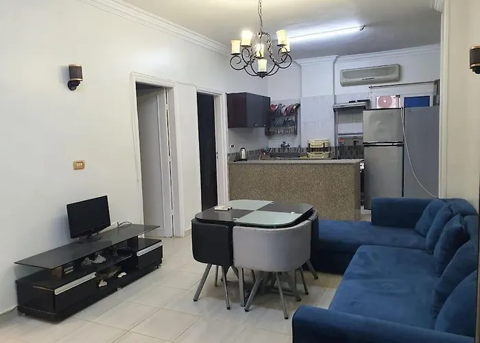 Center Apartment *